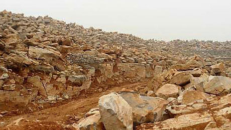 假山石開采現場